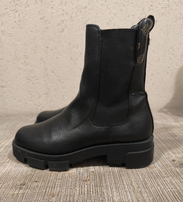 Оригинални боти Guess