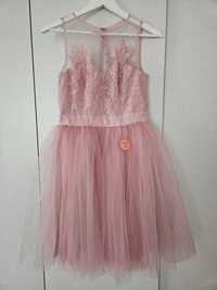 Розова рокля Chi Chi