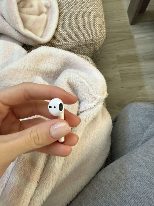 Apple airpods gen 2