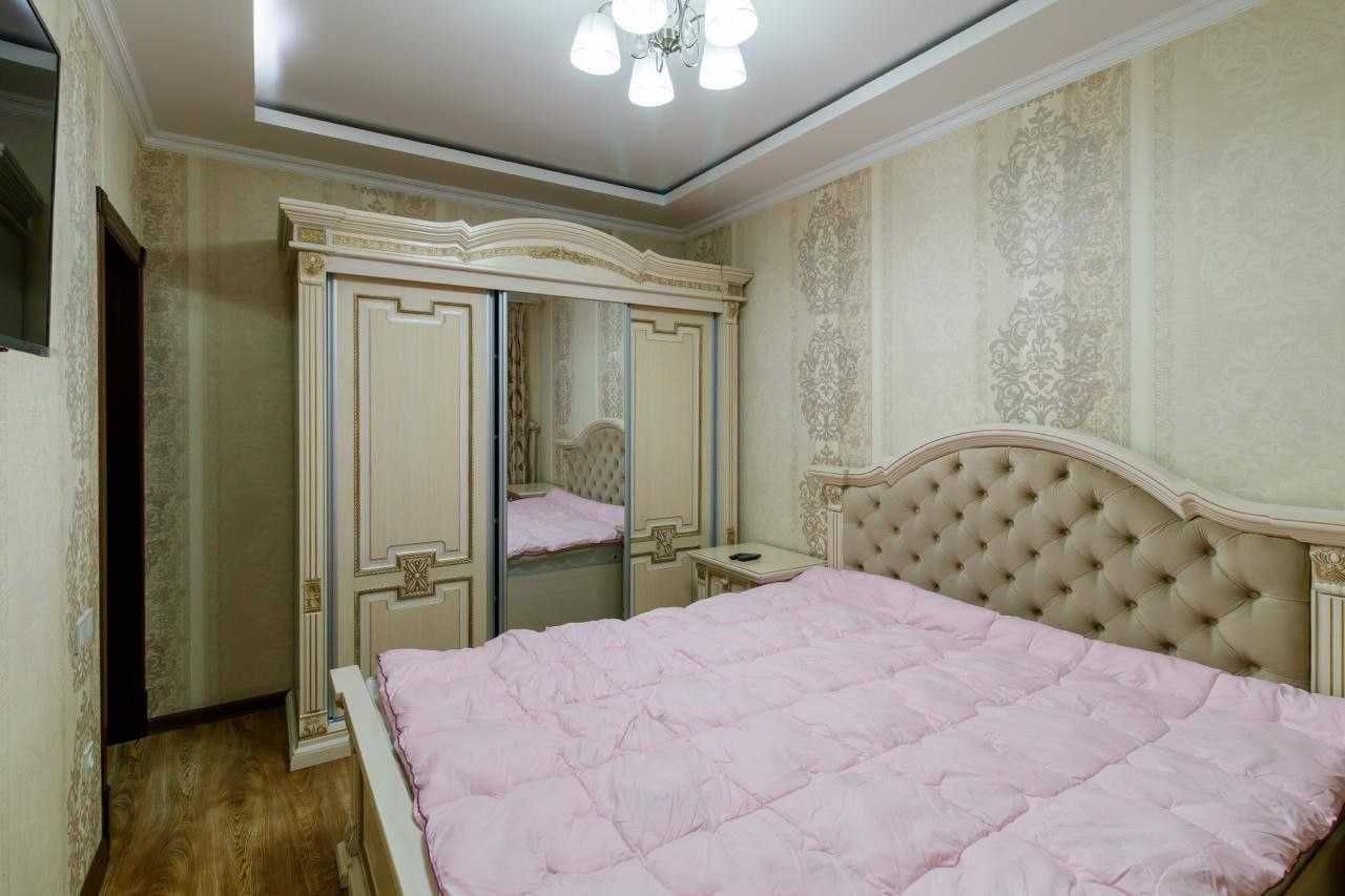 Госпитальный м-в 4/5/9
(Церковь; Ойбек метро)