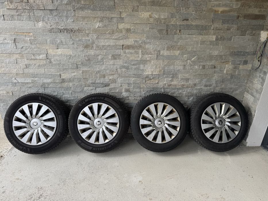 Anvelope iarna 205 60 16,jante otel Skoda