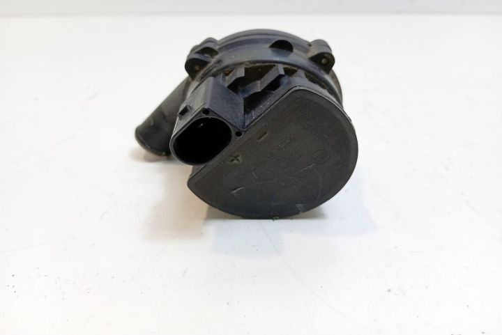 Pompa  recirculare apa  A2118350364 Mercedes-Benz C-Class W204/S204 s