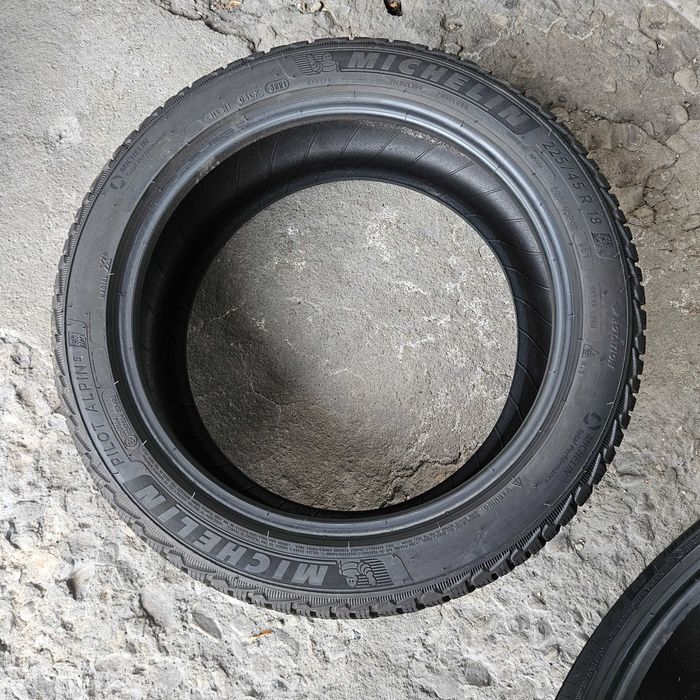 2 зимни гуми 225/45R18 Michelin Pilot Alpin 5 XL 95V M+S 3PMFS с борд