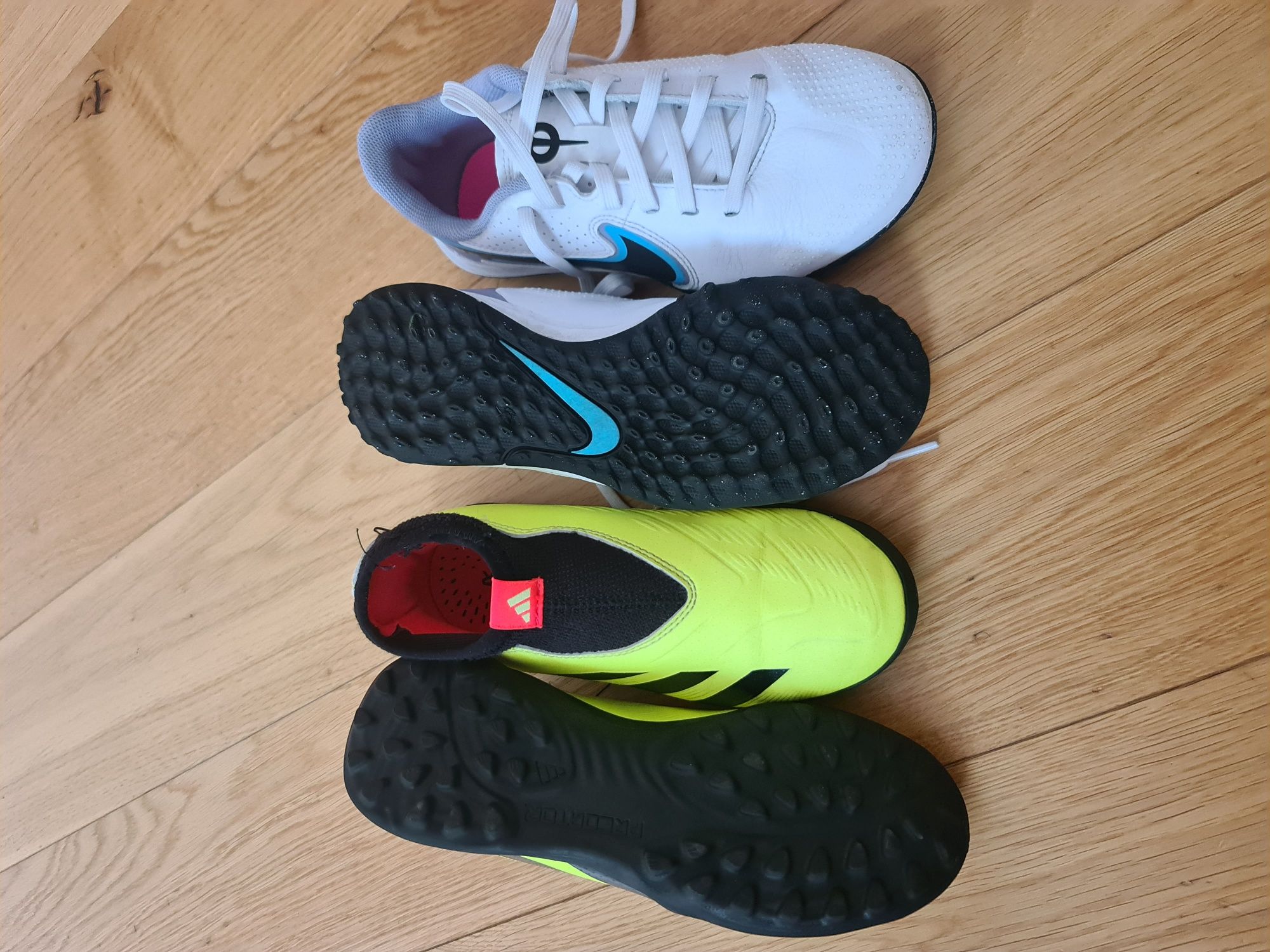 Ghete fotbal Adidas Predator marime 33 si Nike Tiempo piele marime 32