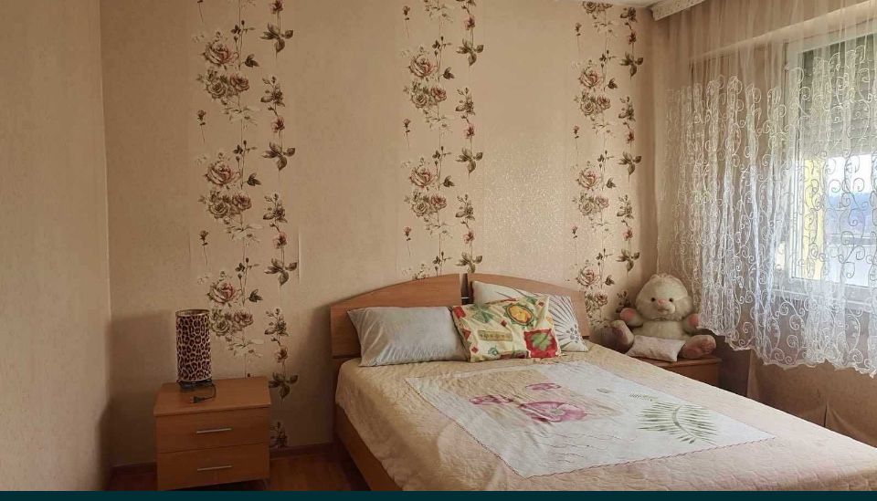 Дава се под наем Тристаен апартамент в Хасково, Дружба 1 - 82 кв.м за 178.5 € - Снимка #1