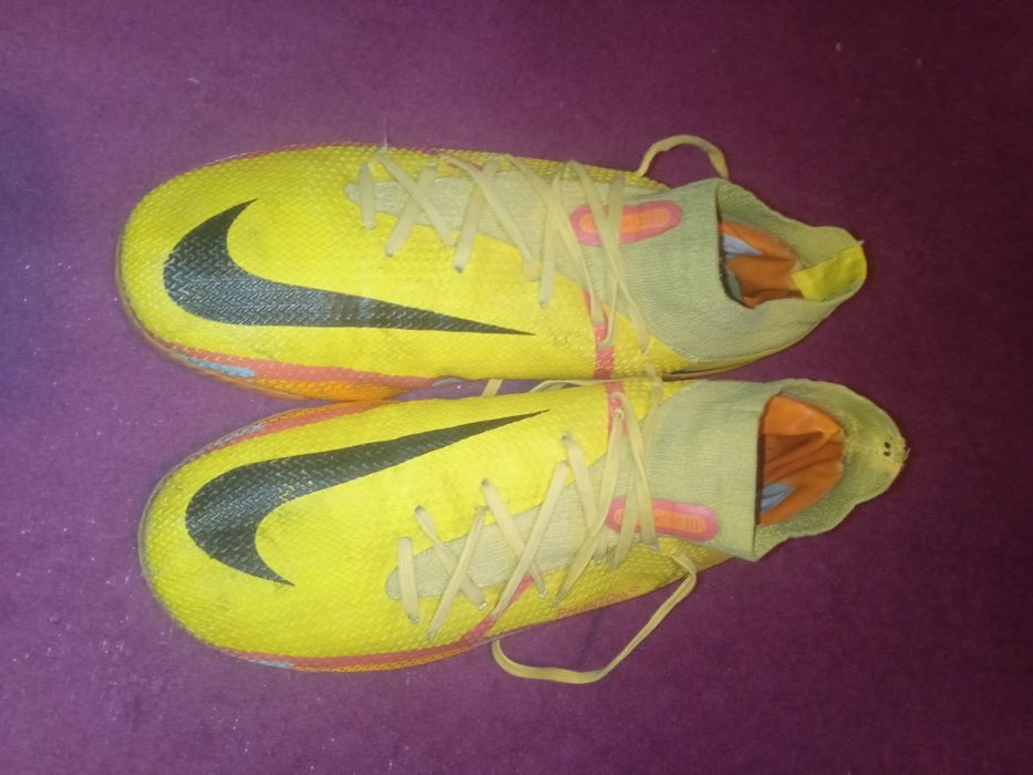 ghete de fotbal nike