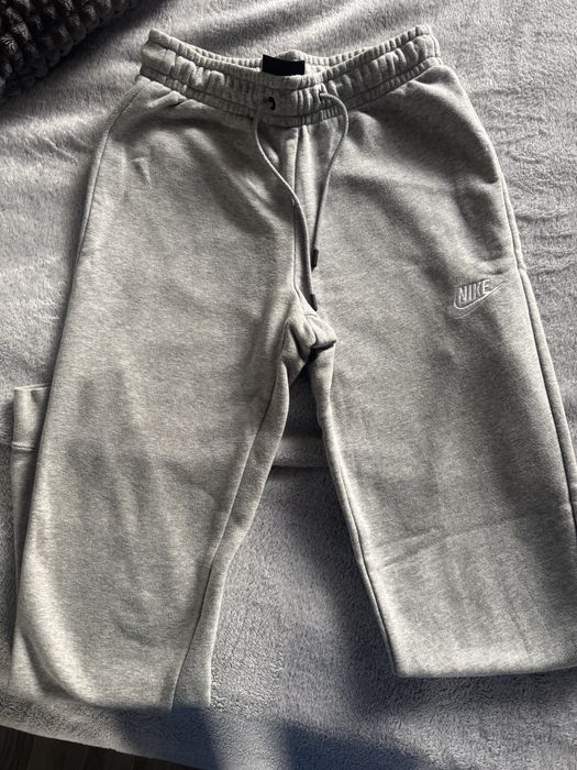 Nike сиво долнище S размер
