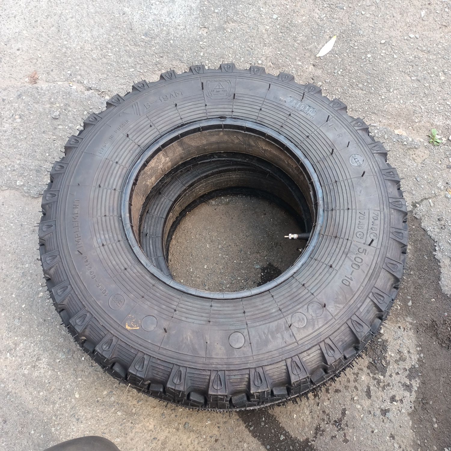 Продам шины на жатку Дон мар, прицеп . 5.00- 10 , В 19