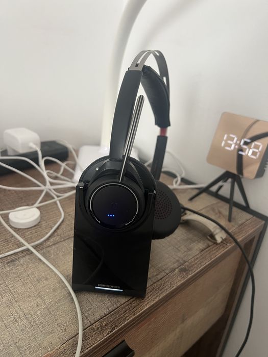 Vind casti plantronics voyager focus b825 arata foarte biine