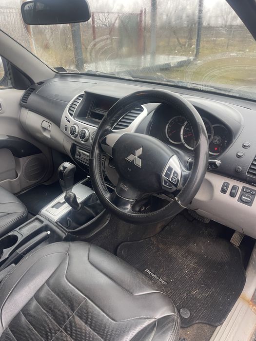 Dezmembrez mitsubishi l200 facelift 2010-2015 2.5 automat 4d56