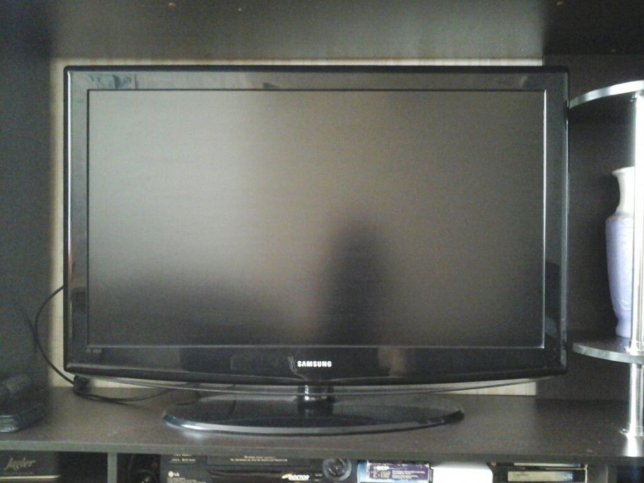 Телевизор жидко кристаллический