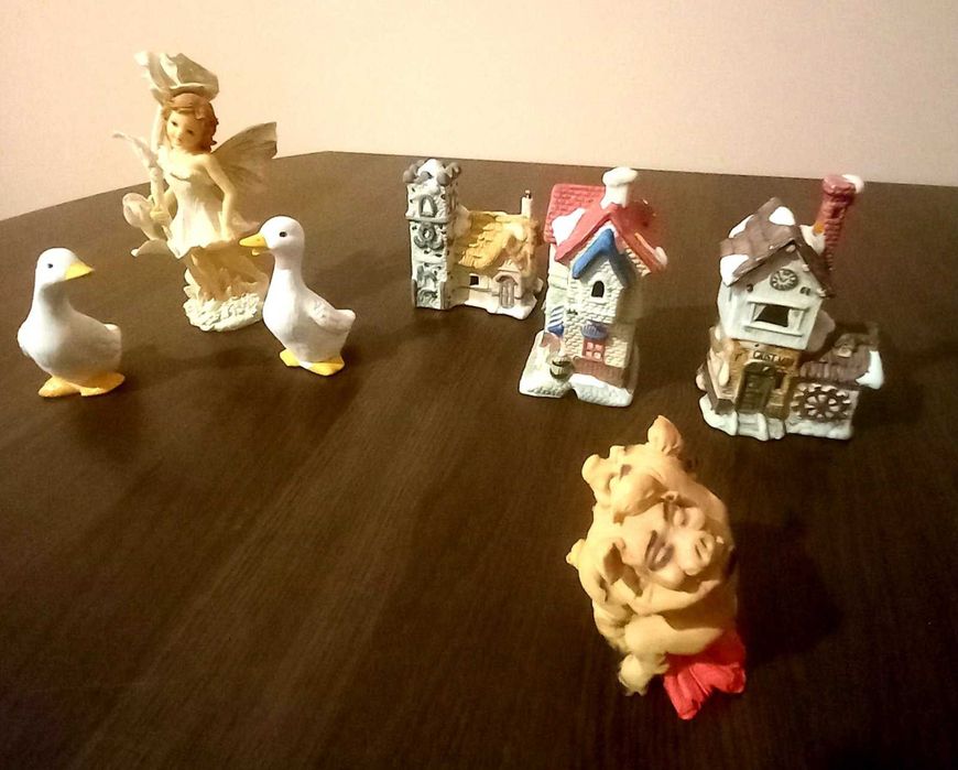 Поставка за елха - метал и керамика, Коледни подаръци