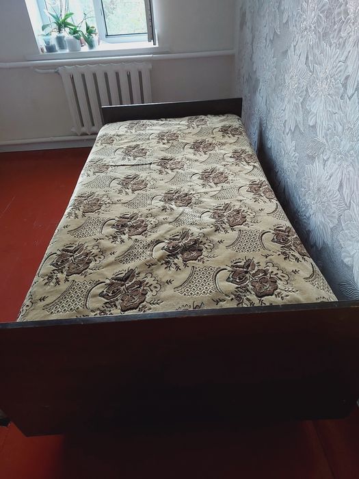Кровати, 3штуки ( 1,5 спальные, 1 спальная)