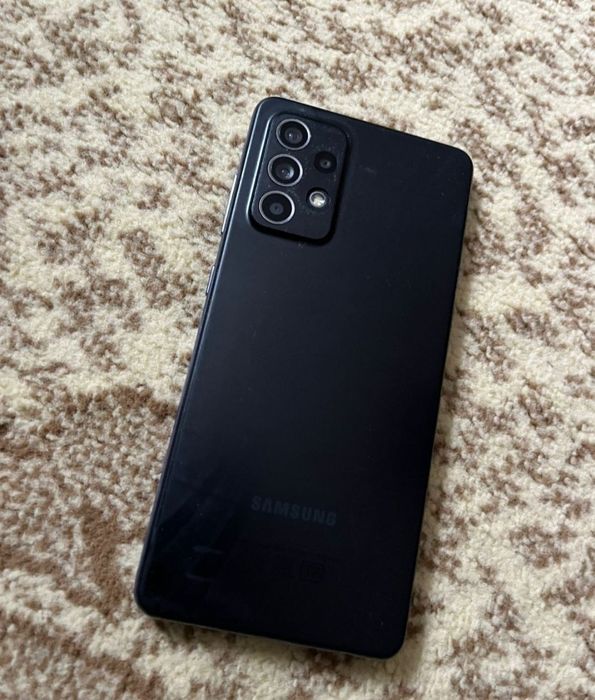 Samsung galaxy A52.