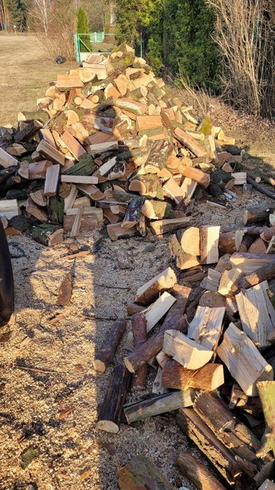 перекидаю уголь, перетаскаю дрова