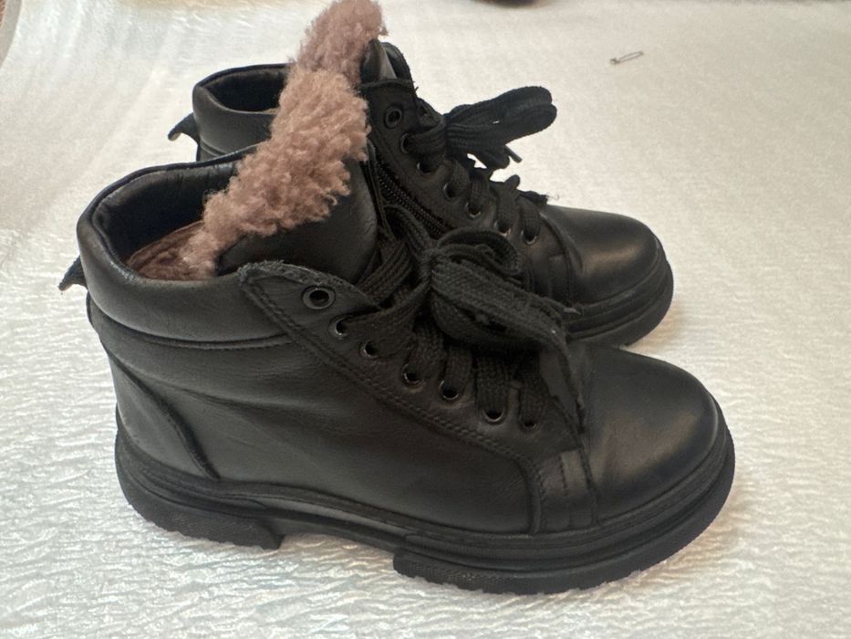 Зимняя ботинка на мальчика, 33размер,  в хорошом состоянии