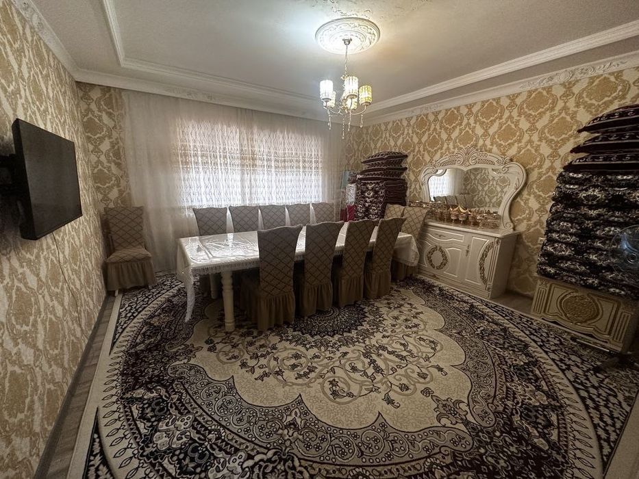 Прдается квартира 3 комнатная в центре Ташкента