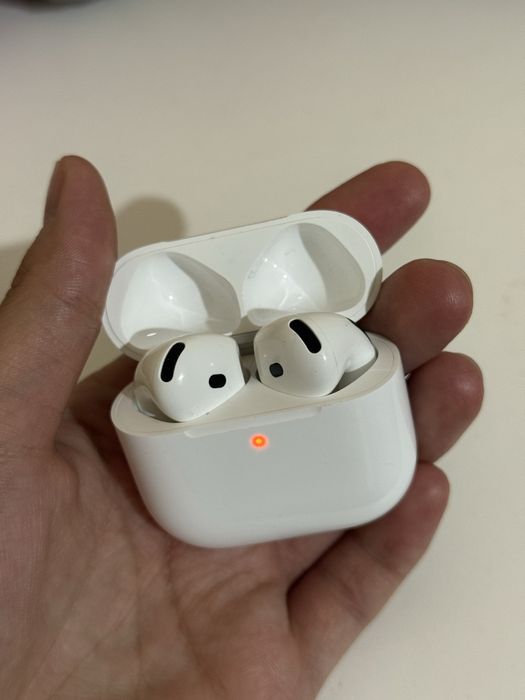 AirPods 4   Отличная состаяния