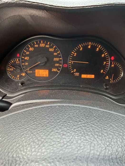Toyota Avensis benzina 1.8