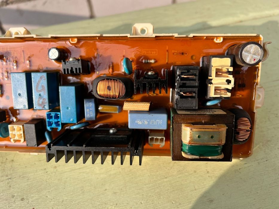 Продам модуль управления на машинку LG