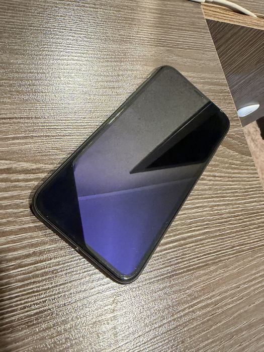 Продам айфон 11 оригинал