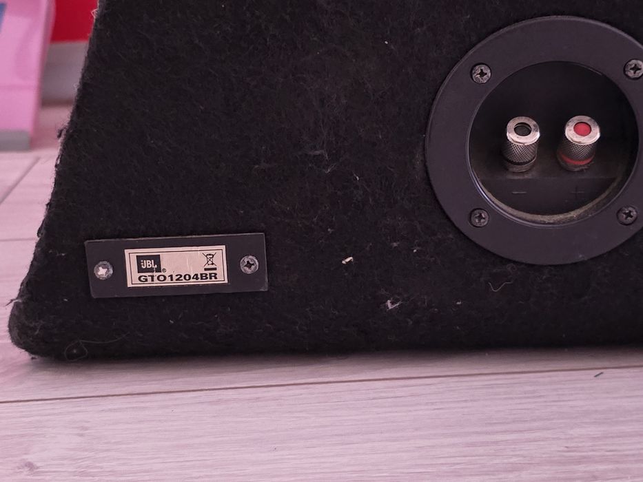 Stație auto jbl 600w si subwoofer