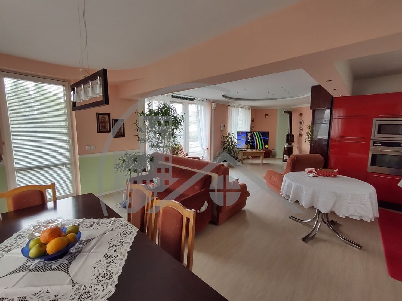 Къща във Варна област с.Звездица площ 250 цена 226600