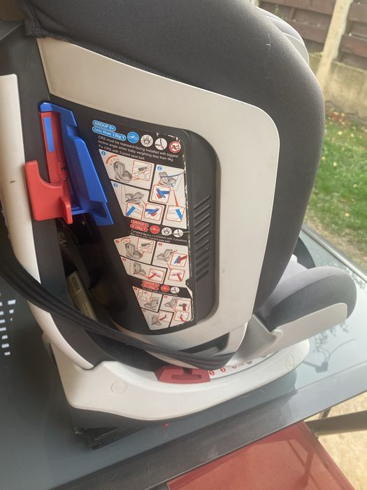 Vind doua scaune auto chicco in stare foarte buna