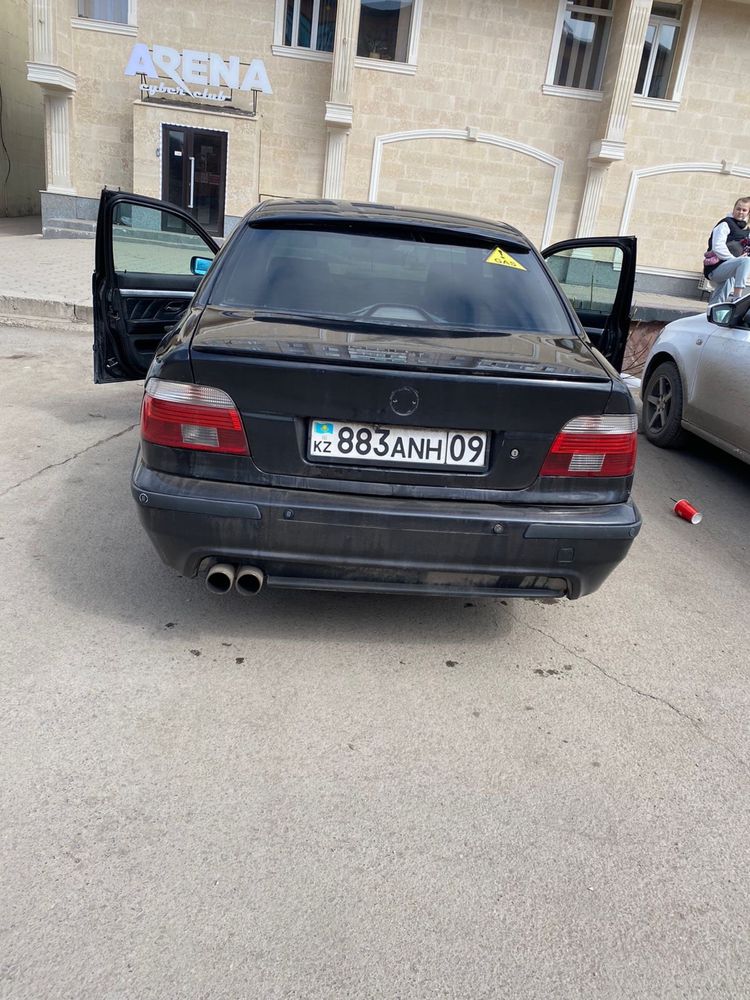 Машина BMW