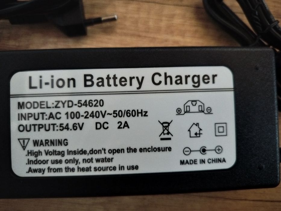 Зарядно за електрически велосипед Output 54.6V  2A