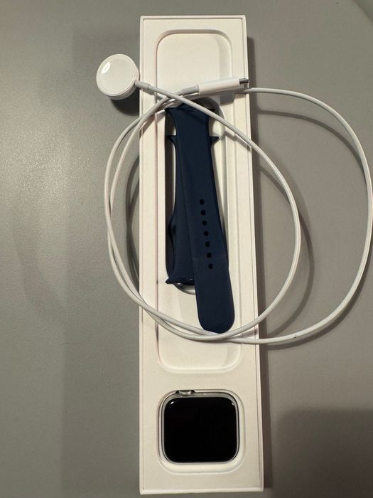 Продавам Apple Watch SE, 44mm