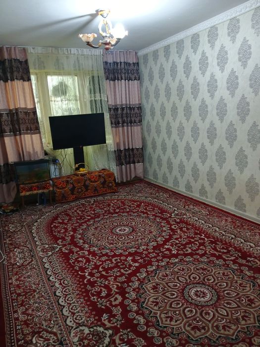 2 xonali kvartira sotiladi chirchiq