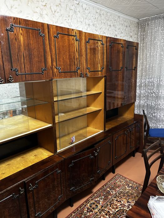 Гарнитура в хорошем состояние все двери есть