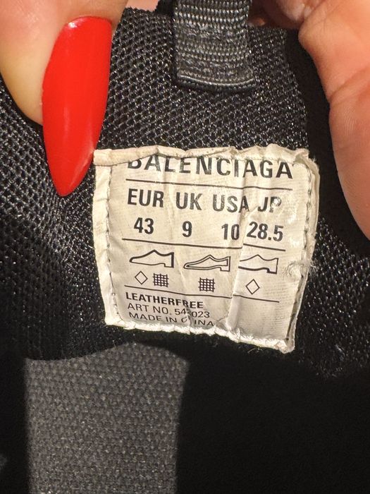Balenciaga track 43