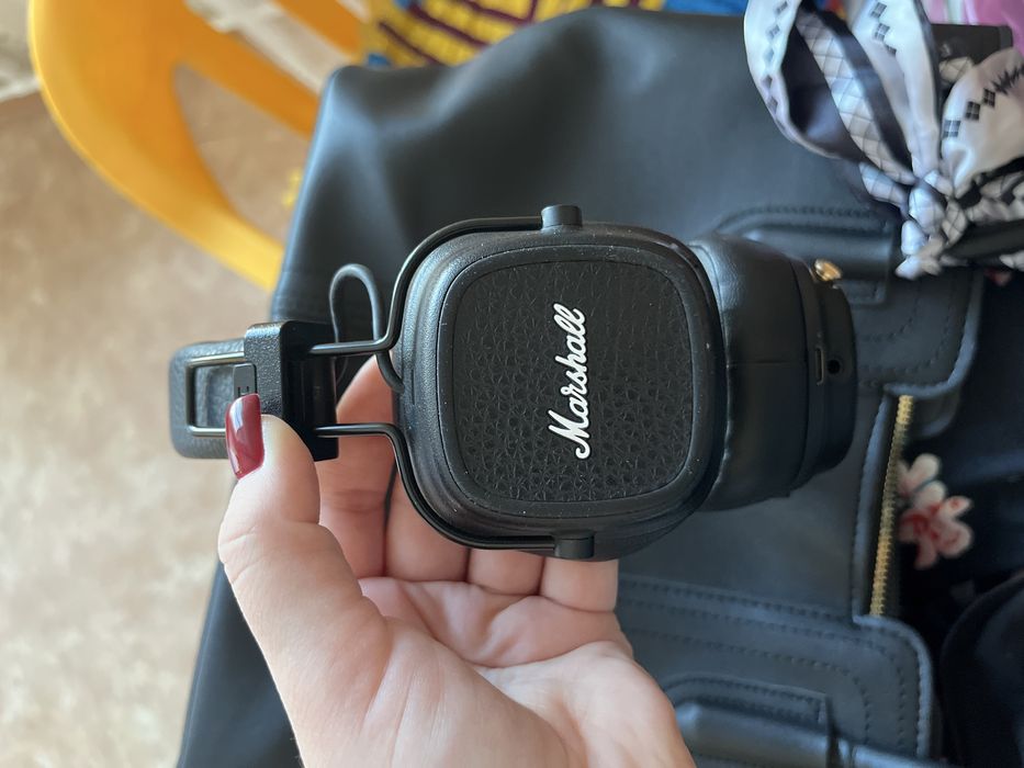 Наушники Marshall V