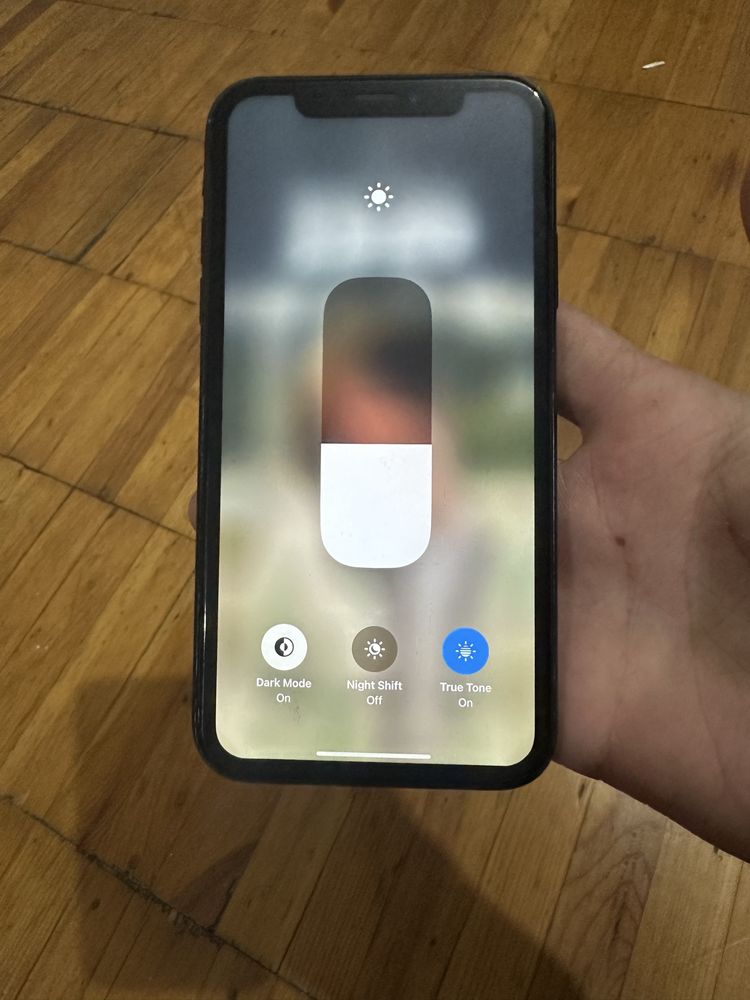 #Iphone Xr   128 GB LL/A