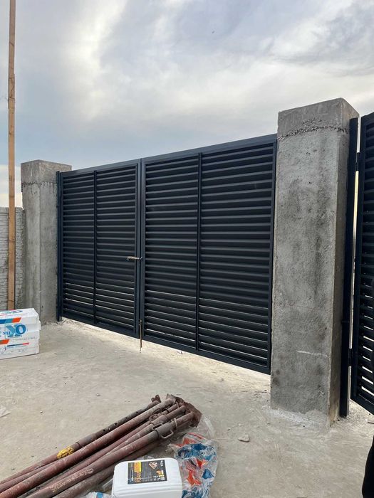 Garduri si porti stil jaluzea, sipca metalica, tabla cutata