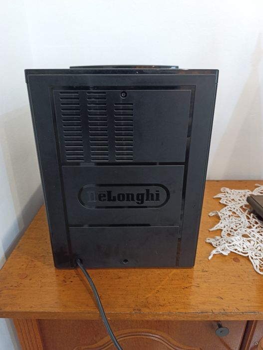 Vand aparat de cafea Delonghi