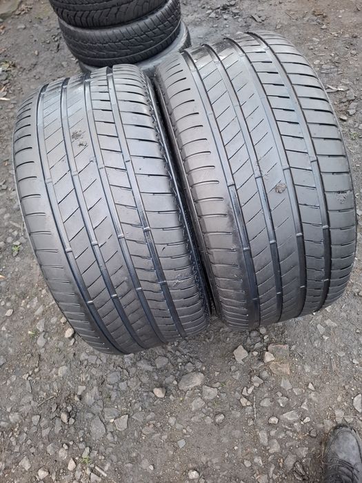 Vand 2 anvelope 305 40 20 brigestone bune de vara ca noi dot 2022