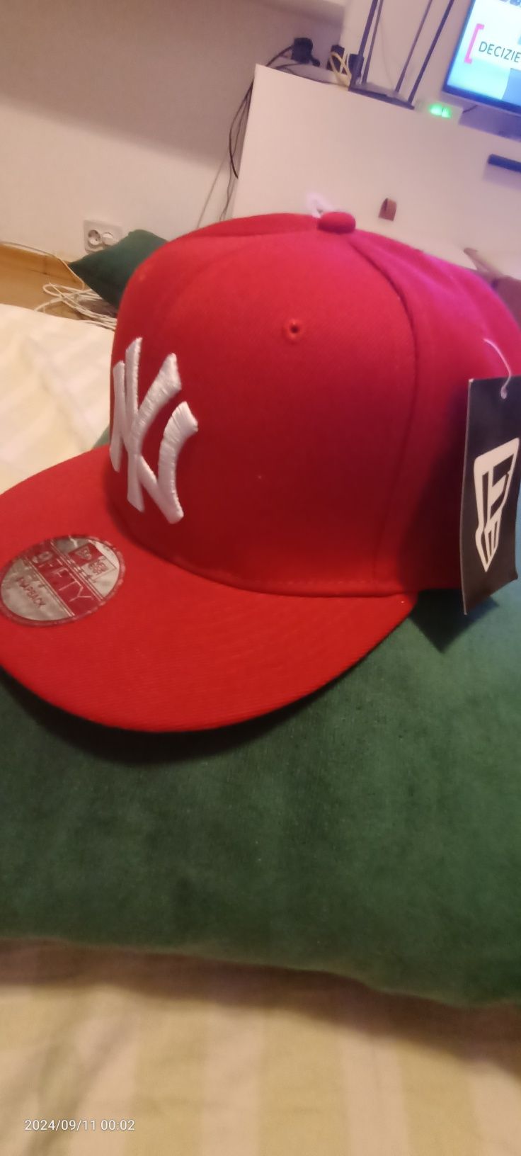 Sapca New Era rosie
