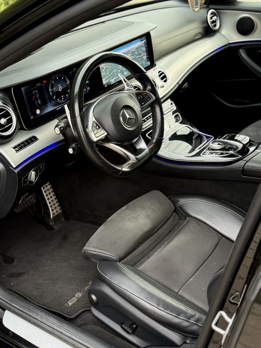 Mercedes E220, pachet AMG, 9G tronic, Tableta mare, 360, head-up