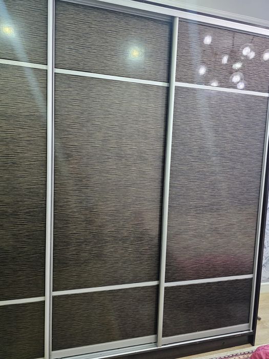 Шкаф сатылад срочно новыйымен тұр