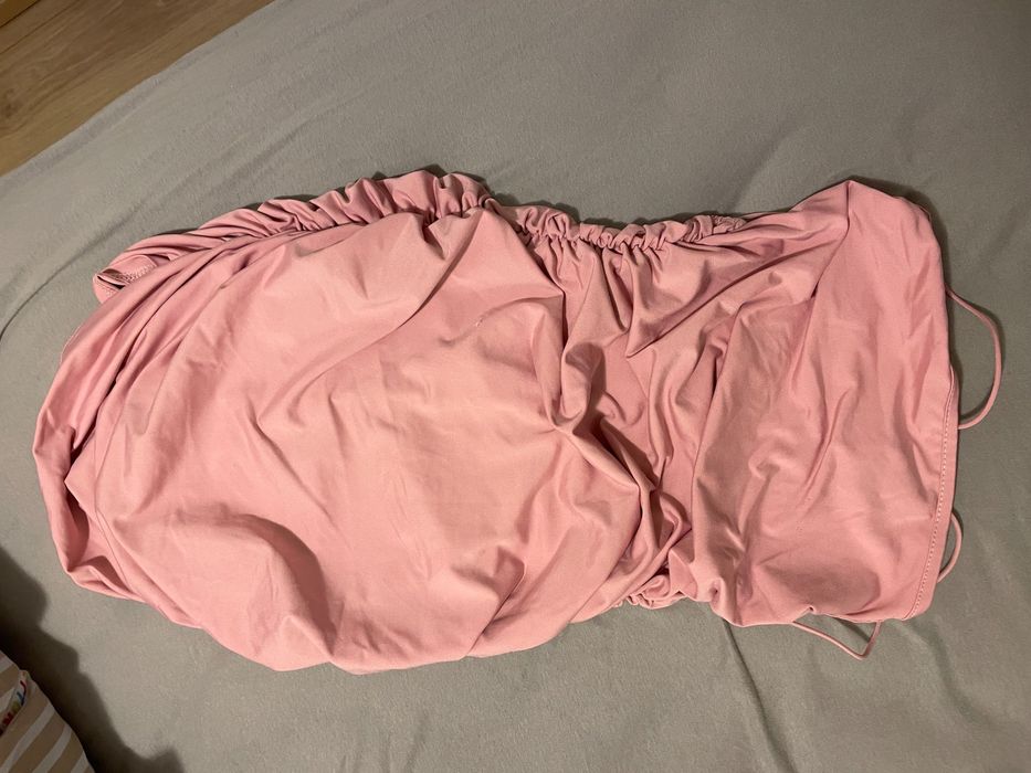 Елегантни рокли с гол гръб