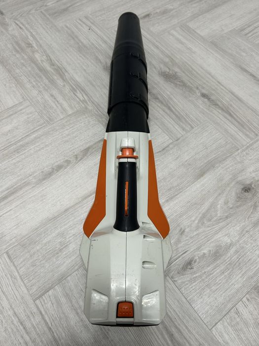 Stihl BGA 57 suflanta pe acumulator
