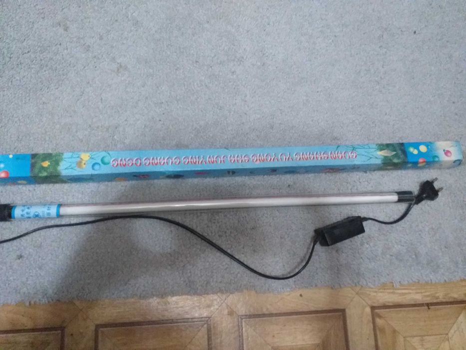 лампа для аквариума с рыбками