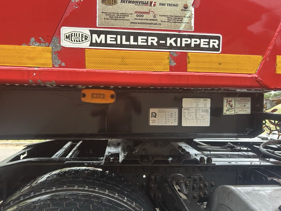 Semiremorca basculabila