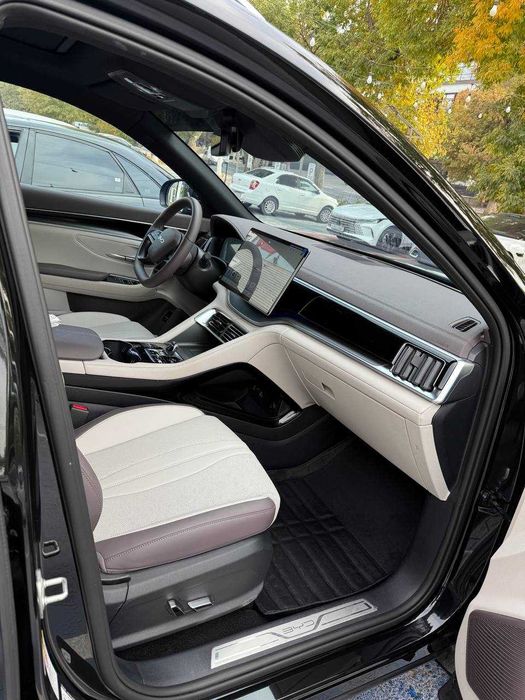 BYD Champion 605 Smart 2025