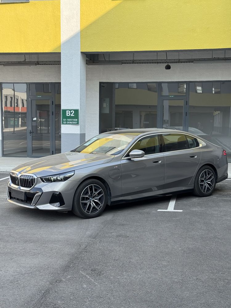 Bmw i5 35L 2024-Yil +8.000 dop opsiya Televizor Harman Kardon HUD