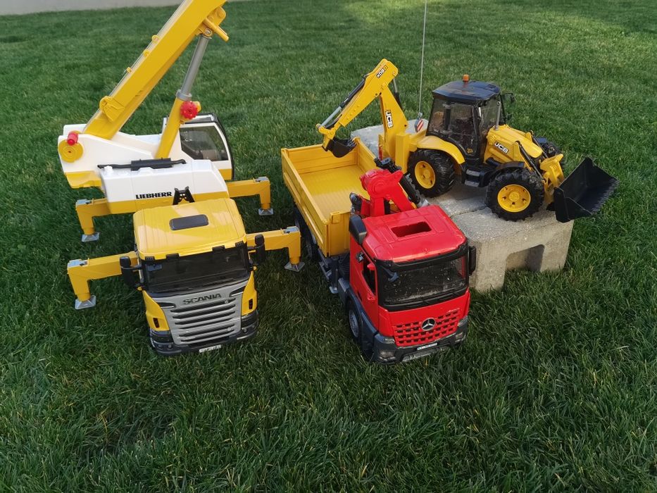 Macara Liebherr-Camion Scania