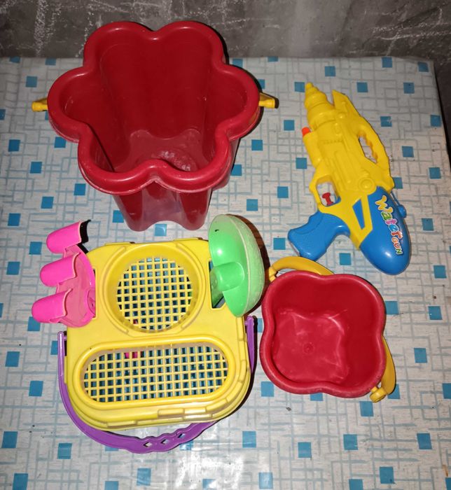 Играчки за плаж.